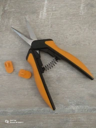 Ножницы Fiskars Solid Micro-Tip SP13 для растений (1051600) фото от покупателей 2