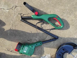 Триммер сетевой Bosch EasyGrassCut 23 280 Вт 2 кг 23 см диаметр кошения (06008C1H01) фото от покупателей 6