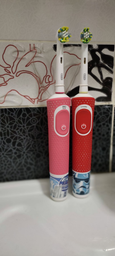 Електрична зубна щітка Oral-B Vitality Sensitive Clean D100 Blue (4210201234203) фото від покупців 13