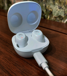 Наушники Motorola MOTO BUDS 105 White TWS (BUDS105-W) фото от покупателей 5