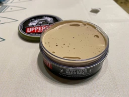 Матовая помада для укладки волос Uppercut Deluxe Matte Pomade Max 300 г (815049025767/817891025520) фото від покупців 10
