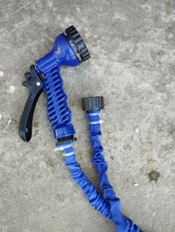 Шланг поливальний садовий EM V-Hose PRO 22.5 метра, що розтягується з насадкою розпилювачем на 7 режимів GS-1698 фото від покупців 3