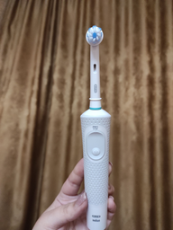 Електрична зубна щітка Oral-B Vitality Sensitive Clean D100 Blue (4210201234203) фото від покупців 11