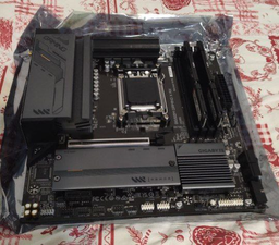 Материнська плата Gigabyte B650M Gaming X AX (sAM5, AMD B650, PCI-Ex16) фото від покупців 6