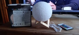 Нічник настільний LED RGB 3D Moon 12 см з пультом та акумулятором фото від покупців 2