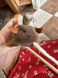 Іграшка для котів Trixie Вудочка з мишкою і пір'ям 50 см (Чорна)