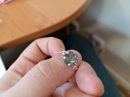 Кольцо из серебра 925 пробы с искусственным топазом "Mistyc Topaz" 17,5мм