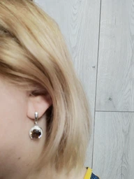 Серебряные серьги с камнем султанит
