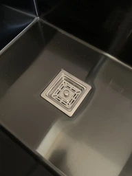 Мойка из нержавеющей стали AQUAMILL 6050 с PVD покрытием черная + смеситель + дозатор + решетка фото от покупателей 18