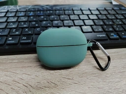 Силиконовый чехол Nik с карабином для Xiaomi Redmi Buds 3 Lite yellow фото от покупателей 8
