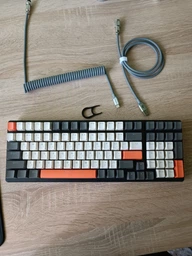 Ультракомпактна MAMBASNAKE K3 Pro Mini дротова 98-клавішна механічна клавіатура з RGB, спіральний кабель USB Type-C, металевий авіаційний пружинний роз’єм TPU. Червоні світчі. Колір - Білий. Розкладка ( ENG - UA) фото від покупців 4