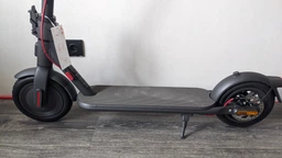 Електросамокат Xiaomi Scooter 4 чорний фото від покупців 9