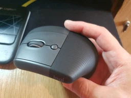 Мышь Logitech Lift Vertical Ergonomic Wireless/Bluetooth Graphite (910-006473)
