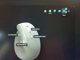 Миша Logitech Lift Vertical Ergonomic Wireless/Bluetooth White (910-006475) фото від покупців 18