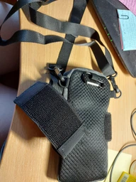 Універсальна сумка-чохол для смартфона на руку чорна Black фото від покупців 3