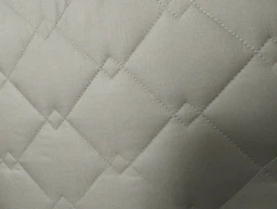 Покрывало 100×135 см двустороннее IDEIA для кресла, дивана, гипоаллергенное, прочная стёжка, дивандек, накидка пудра/св.серый