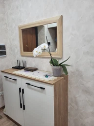 Настенное зеркало в деревянной раме из ясеня HomeDeco белое 160х80 см фото от покупателей 3
