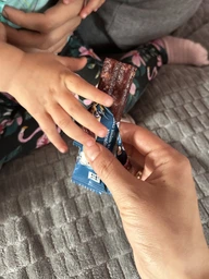 Упаковка фруктово-злаковых батончиков Gerber с черникой и черной смородиной для детей с 12 месяцев 25 г х 20 шт (8445290576002) фото от покупателей 18