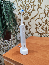Електрична зубна щітка Oral-B Vitality Sensitive Clean D100 Blue (4210201234203) фото від покупців 5