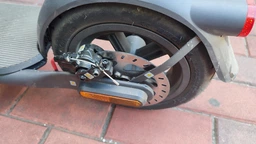 Електросамокат Xiaomi Scooter 4 чорний фото від покупців 3