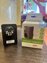 Сетевой фильтр APC Essential SurgeArrest 1 розетка Black (PM1WB-RS)