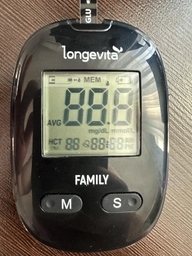 Глюкометр Longevita Family Система для вимірювання глюкози в крові + тест смужка 2 х 50 шт (6837149) фото від покупців 4