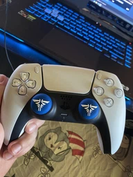 Силіконові накладки на стіки The Last of Us для геймпадів Sony DualShock PS4 / DualSense PS5 / Xbox Series|One (2шт., Yellow) [393299253] фото від покупців 4