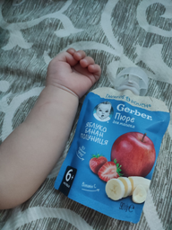 Упаковка Фруктово-овочевого пюре Gerber Яблуко Банан Полуниця для дітей із 6 місяців 90 г х 16 шт (8445290734204) фото від покупців 17
