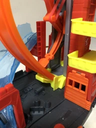 Игровой набор Hot Wheels Супер петля с пожарной станцией (HKX41) фото от покупателей 3
