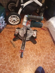 Пила торцовочная Metabo KGS 216 M (619260000) с тяговой функцией + картонная коробка