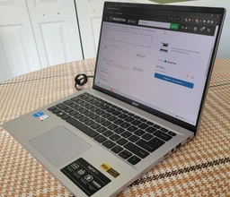 Ноутбук Acer Swift Go 14 SFG14-71-55RW (NX.KF7EU.004) Pure Silver фото від покупців 2