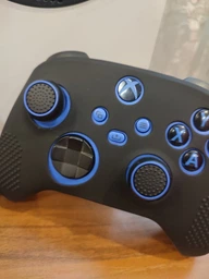 Накладки силіконові на аналогові стики для джойстика PS5 Dualsense чорні з малиновою окантовкою 2 шт фото від покупців 13
