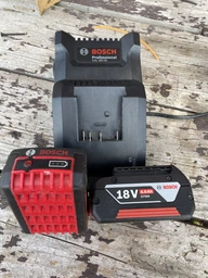 Набір 2 акумуляторів Bosch GBA 18V 4.0 Ah та ЗУ GAL 18V-40 (1600A019S0) фото від покупців 1