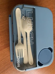 Ланч бокс на 4 герметичные отдела с приборами и соусницей LUNCH 1.3л синий фото от покупателей 2