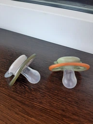 Пустушка Philips AVENT Ultra Air, 6-18 міс. 2 шт (SCF085/60) фото від покупців 3