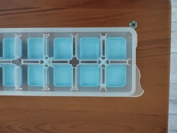 Пластикова форма для льоду Силіконове дно з кришкою на 12 осередків Dunya Plastic фото від покупців 3