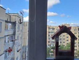Кормушка для птиц на окно House_for_birds "Балкон" дерево фото от покупателей 9