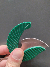 Мини складной брелок-нож в форме листа 10*4*0.7CM Зеленый (sv0092)
