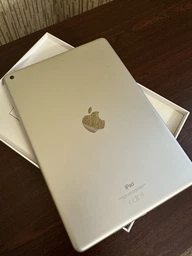 Планшет Apple iPad 10.2" 2021 Wi-Fi 64GB Space Gray (MK2K3RK/A) фото від покупців 17