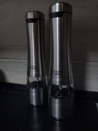 Подрібнювач спецій електричний Russell Hobbs Salt & Pepper Grinder 23460-56 фото від покупців 4