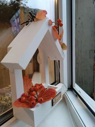 Годівничка для птахів на вікно House_for_birds "Балкон" біла фото від покупців 5