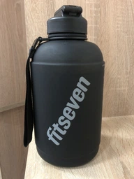 Бутылка для воды UZSPACE Fitseven The King Frosted 6069 2300 мл Черная (6955482363843) фото от покупателей 5