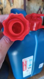 Канистра пластиковая с лейкой Bi-Plast 10 л (BP-310) фото от покупателей 5