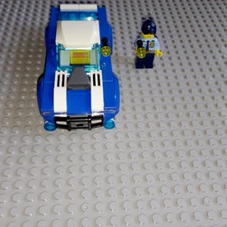 Конструктор LEGO City Полицейский автомобиль 94 детали (60312) фото от покупателей 1