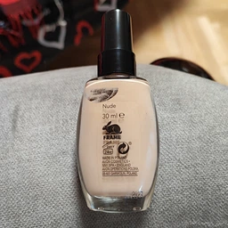 Матуючий тональний крем для обличчя Avon 30мл Спокійне сяйво, Avon True WARMEST BEIGE фото від покупців 1