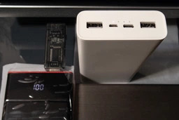 УМБ Andowl Q-CD555Х1 Power Bank 15000 mAh Зовнішній акумулятор (повер банк, портативна батарея) + Подарок USB-лампочка Чорний фото від покупців 5