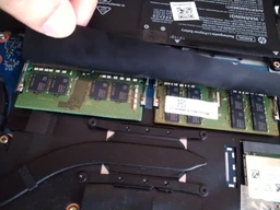 Ноутбучная оперативная память Samsung DDR4 16GB 3200MHz SO-DIMM 2Rx8 PC4-3200AA (M471A2K43DB1-CWE)