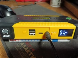 Пускозарядное устройство с дисплеем Jump Starter JS19D-88000mAh PowerBank, фонарь, 4USB, кейс, Черно-желтый