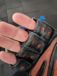 Перчатки для фитнеса MadMax MFG-568 Extreme 2nd edition M Black/Red