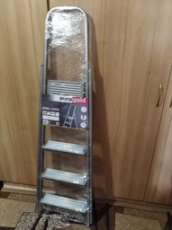 Металлическая лестница-стремянка Eurogold Steel home 214 (4 ступенек) односторонняя расставная (22865) фото от покупателей 10